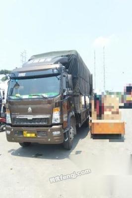 5米2豪沃栏杆货车13万元全面解析 高效承载下的普通货运之选